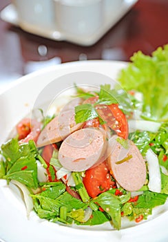 Thai sausage salad spicy