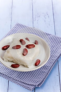 Thai Sweet Sticky Rice with Coconut Cake