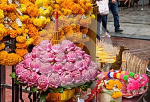 Thailand Bankok San Phra Phrom, Erawan Shine, 4 faces buddha, 4 faced buddha, praying