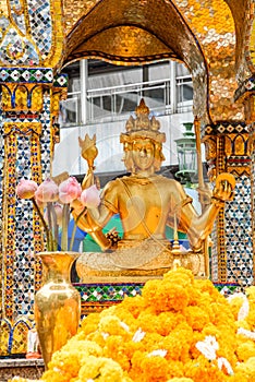 Thailand Bankok San Phra Phrom, Erawan Shine, 4 faces buddha, 4 faced buddha, praying