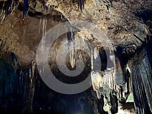 Tham Khao Bin cave