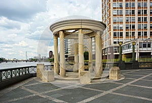 Thames Path, Albert Embankment, Vauxhall, London.