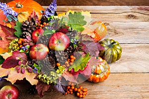 Thanksgiving rustic background with ripe apples