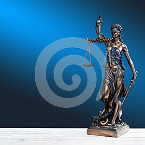 Statua giustizia bilancia un avvocato il negozio 