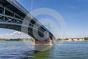 Theodor Heuss bridge over the river Rhine in Mainz