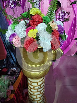 There are many flowers in flawer pot photo