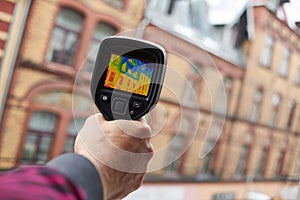 thermal imaging at building heat loss inspection