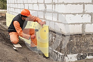 Thermal insulation of the foundation