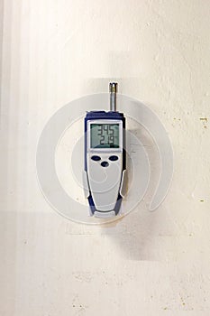 Thermohygrometer for measuring microclimate parameters photo