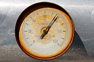 Thermometer probe/manometer photo
