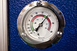 Thermostat dial in degrees Farenheit for a Commercial Refrigerator