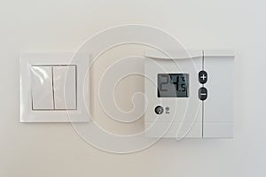 Thermostat digital Programmable on wall