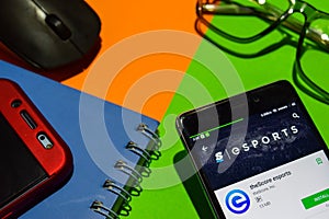 TheScore esports dev app on Smartphone screen.