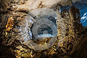 Thien Cung Grotto