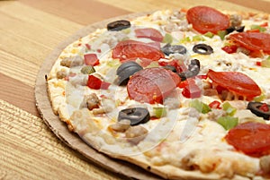 Thin Crust Deluxe Pizza