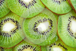 Thin sliced â€‹â€‹kiwi fruit