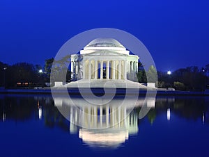 Thomas Jefferson Memorial at dawn