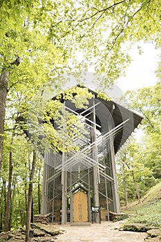 Thorncrown glass chapel