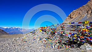 Thorung La Pass - Prayer flags on the top of the pass