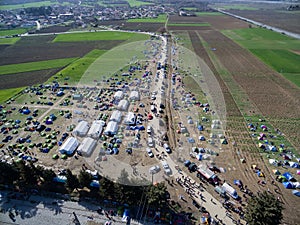 Thousands of immigrants are in a wait at the border between Greece and FYROM