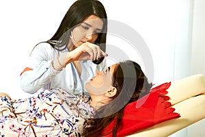 Threading eyebrow correction