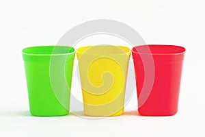 Three cup three color.