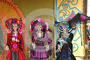 Three Day of the dead Figures, DÃ­a de los Muertos