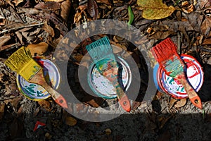 Brushes yellow, blue, and red.