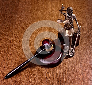 Three dimensional printing machine