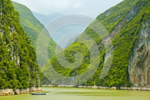 Three gorges, Yangtze river