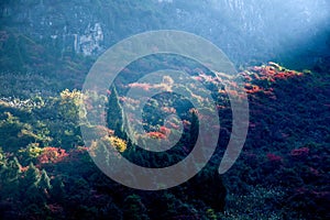 Three Gorges of the Yangtze River Valley Gorge a bunch of sunshine