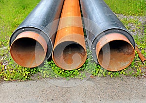 Three heat-conducting pipes on a grass