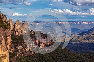 Three Sisters rock formation in Blue Mountains