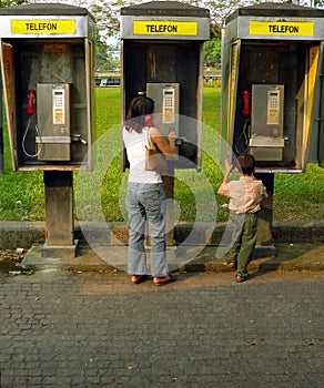 Tři telefon kiosky asie 