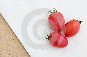 Three Tomato on Calico