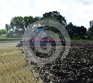 After threshing wheat, the arable land is prepared - disking