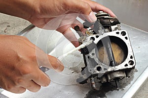 Throttle valve cleaning