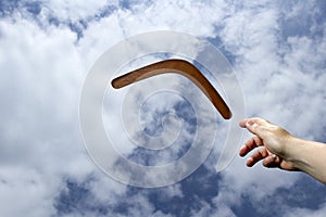 Throwing plain boomerang, midair