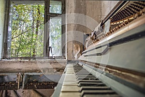 thrown a piano in an abandoned apartment