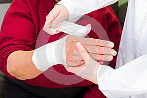 Thumb bandaging