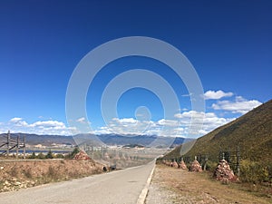 Tibetan Manidui, straight road