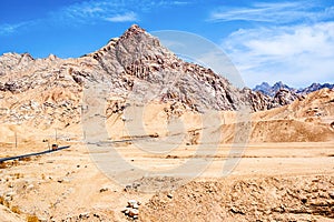 Tibetan plateau scene-Kunlun Mountain Pass