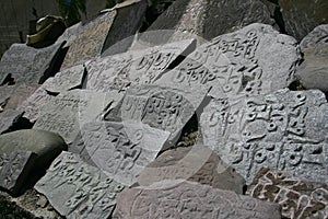 Tibetano oración piedras 