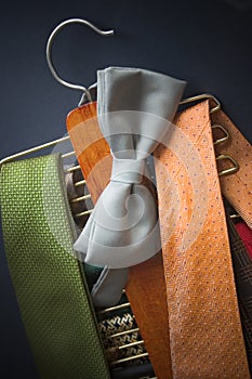 Tie rack