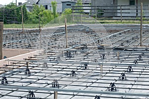 Tied reinforcement on clamps in formwork for pouring