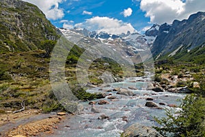 Tierra del Fuego laguna Esmeralda trekking