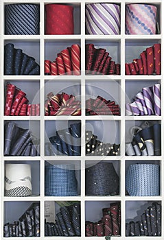 Ties in shapes