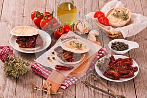 Tigella bread with sun-dried tomatoes