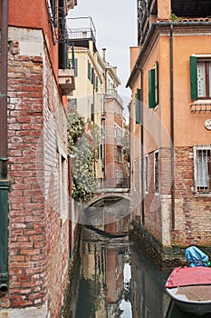 Tight Canal in Venice, Bridges crossing water in Venice