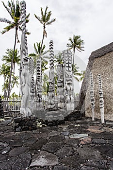 Tiki of Puuhonua o honaunau, Hawaii photo